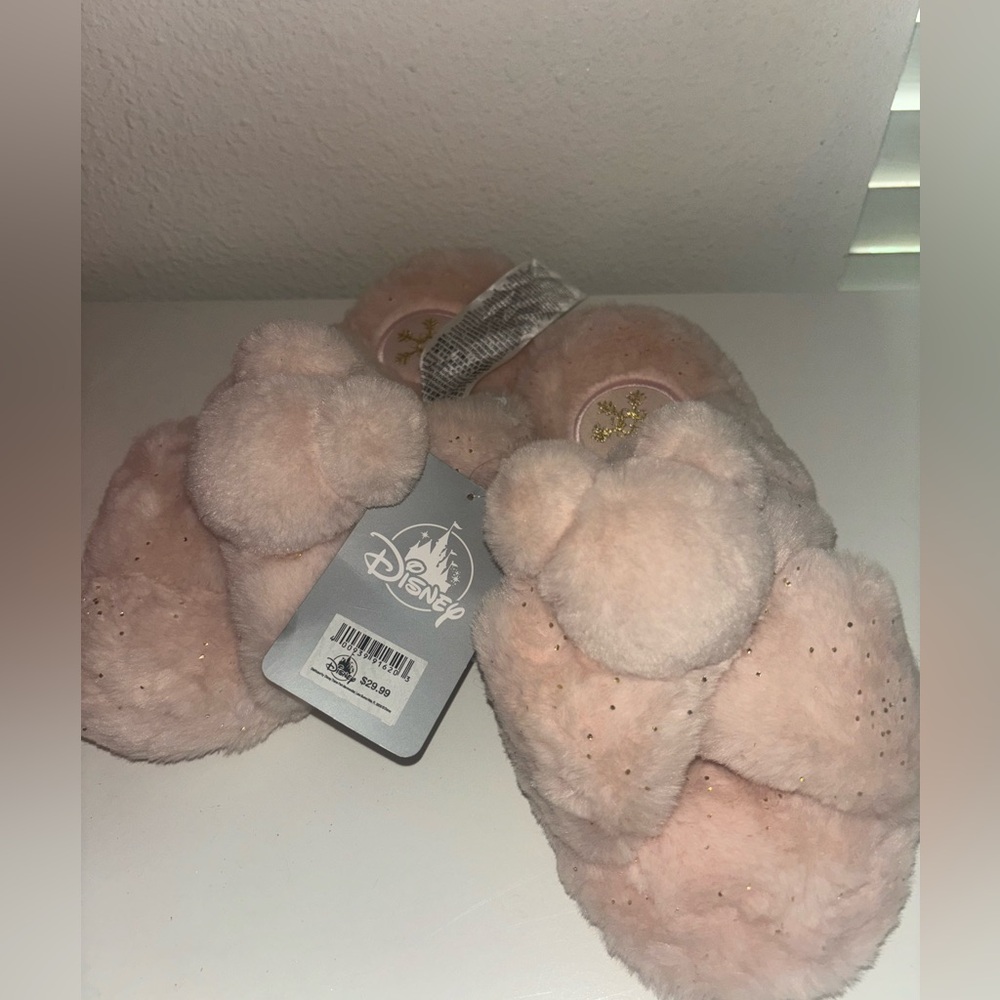 Disney Parks Mickey Pink Plush Glitter holiday Slippers rare size 6 NWT